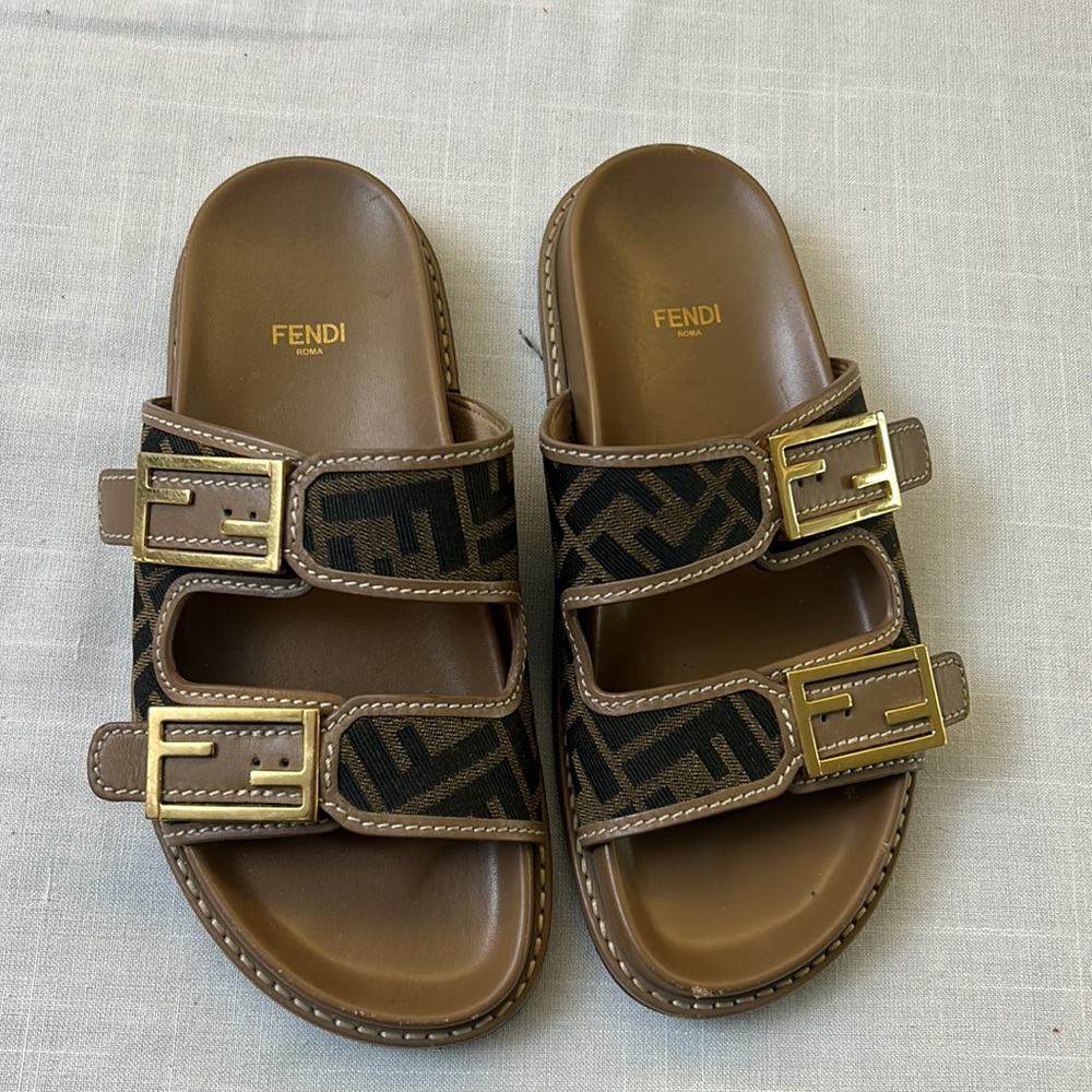FENDI flat sandals - Picture 8 of 9